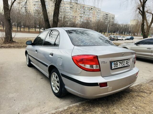 Сірий Кіа Ріо, об'ємом двигуна 1.4 л та пробігом 300 тис. км за 2300 $, фото 5 на Automoto.ua