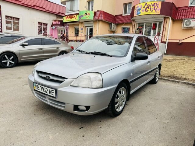 Сірий Кіа Ріо, об'ємом двигуна 1.4 л та пробігом 300 тис. км за 2300 $, фото 1 на Automoto.ua