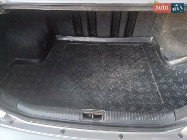 Сірий Кіа Ріо, об'ємом двигуна 1.34 л та пробігом 285 тис. км за 3500 $, фото 10 на Automoto.ua