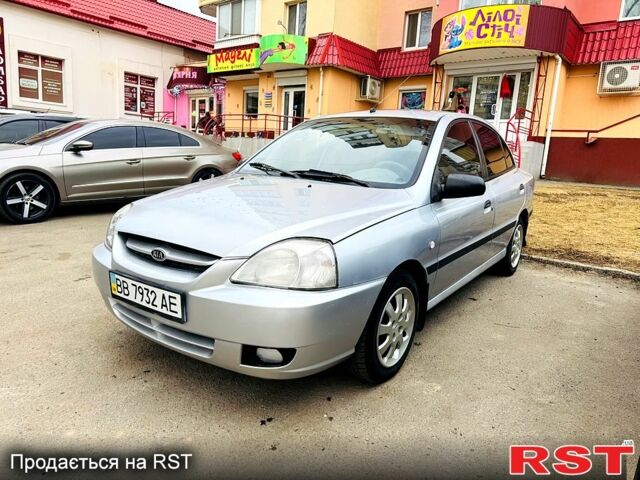 Серый Киа Рио, объемом двигателя 1.4 л и пробегом 300 тыс. км за 2300 $, фото 1 на Automoto.ua