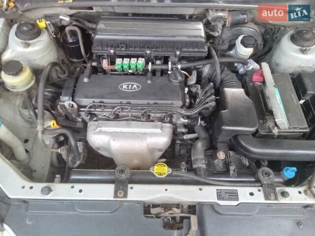 Сірий Кіа Ріо, об'ємом двигуна 1.34 л та пробігом 285 тис. км за 3500 $, фото 9 на Automoto.ua