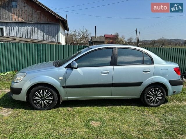 Сірий Кіа Ріо, об'ємом двигуна 1.4 л та пробігом 256 тис. км за 4100 $, фото 3 на Automoto.ua
