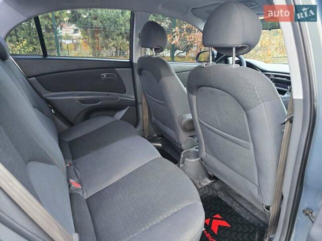 Серый Киа Рио, объемом двигателя 1.4 л и пробегом 153 тыс. км за 5499 $, фото 46 на Automoto.ua