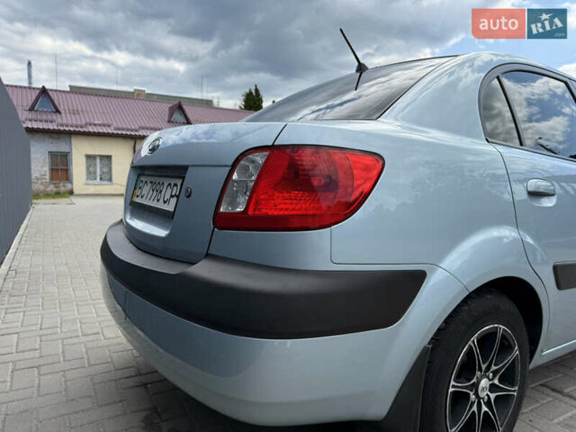 Серый Киа Рио, объемом двигателя 1.4 л и пробегом 237 тыс. км за 4300 $, фото 6 на Automoto.ua