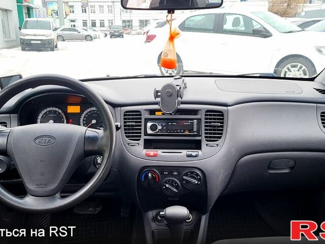 Серый Киа Рио, объемом двигателя 1.4 л и пробегом 24400 тыс. км за 4500 $, фото 9 на Automoto.ua