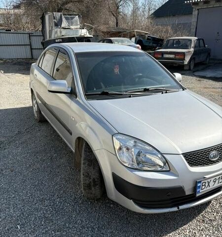 Сірий Кіа Ріо, об'ємом двигуна 1.4 л та пробігом 177 тис. км за 4250 $, фото 2 на Automoto.ua