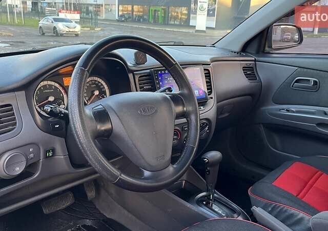 Сірий Кіа Ріо, об'ємом двигуна 1.4 л та пробігом 238 тис. км за 5700 $, фото 8 на Automoto.ua