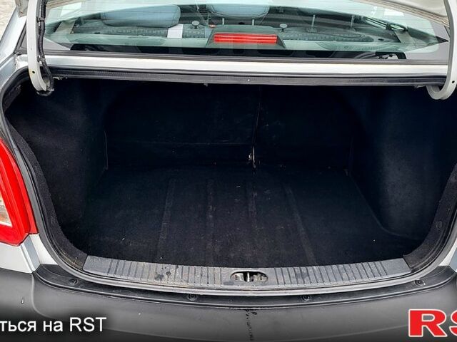 Серый Киа Рио, объемом двигателя 1.4 л и пробегом 24400 тыс. км за 4500 $, фото 10 на Automoto.ua