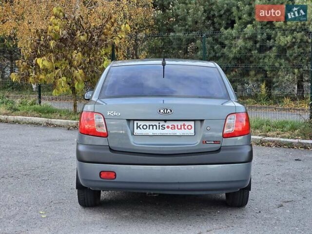 Серый Киа Рио, объемом двигателя 1.4 л и пробегом 153 тыс. км за 5499 $, фото 6 на Automoto.ua