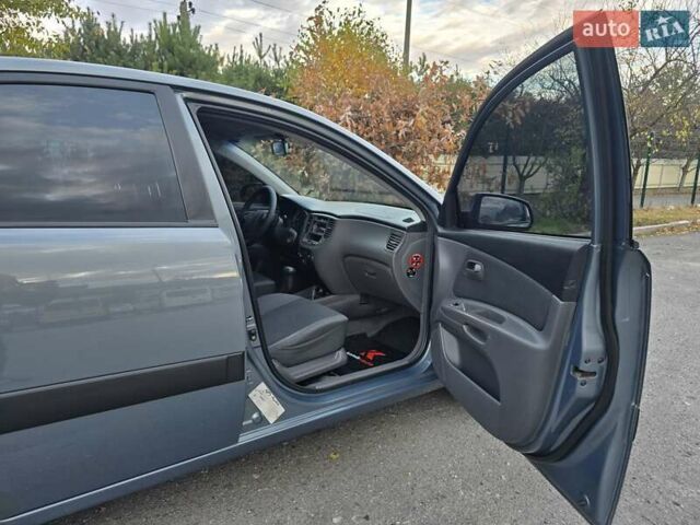 Серый Киа Рио, объемом двигателя 1.4 л и пробегом 153 тыс. км за 5499 $, фото 37 на Automoto.ua