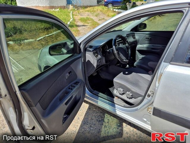 Серый Киа Рио, объемом двигателя 1.4 л и пробегом 180 тыс. км за 4500 $, фото 10 на Automoto.ua
