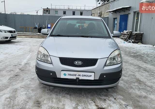 Сірий Кіа Ріо, об'ємом двигуна 1.4 л та пробігом 244 тис. км за 4500 $, фото 3 на Automoto.ua