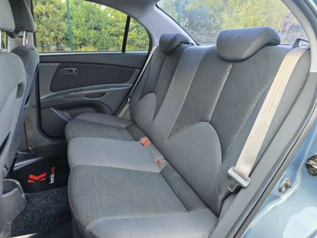 Кіа Ріо 2006 у Хмельницькому на Automoto.ua Сірий Кіа Ріо, об'ємом двигуна 1.4 л та пробігом 153 тис. км за 5499 $, фото 7 на Automoto.ua