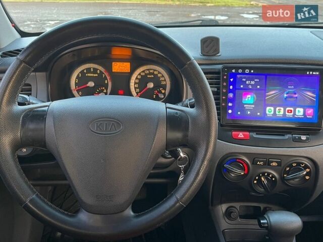 Серый Киа Рио, объемом двигателя 1.4 л и пробегом 238 тыс. км за 5500 $, фото 15 на Automoto.ua