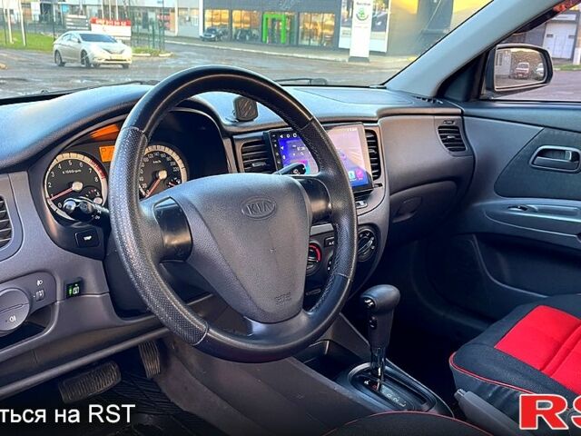 Серый Киа Рио, объемом двигателя 1.3 л и пробегом 238 тыс. км за 5700 $, фото 8 на Automoto.ua