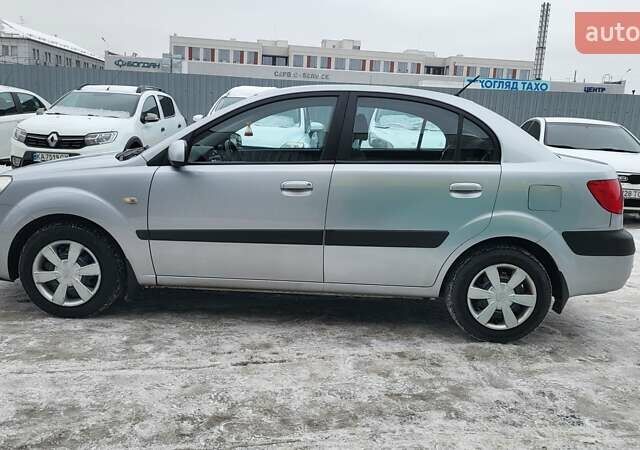 Сірий Кіа Ріо, об'ємом двигуна 1.4 л та пробігом 244 тис. км за 4500 $, фото 12 на Automoto.ua