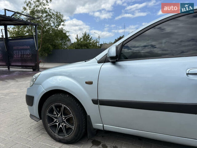 Серый Киа Рио, объемом двигателя 1.4 л и пробегом 237 тыс. км за 4300 $, фото 12 на Automoto.ua