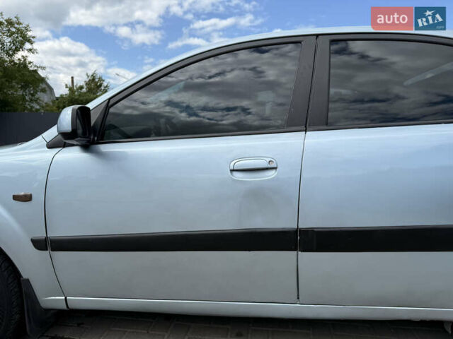 Серый Киа Рио, объемом двигателя 1.4 л и пробегом 237 тыс. км за 4300 $, фото 11 на Automoto.ua