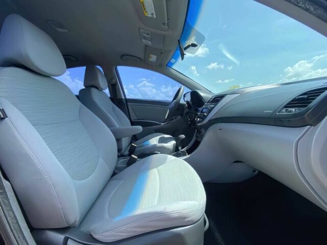 Серый Киа Рио, объемом двигателя 1.4 л и пробегом 197 тыс. км за 3611 $, фото 3 на Automoto.ua