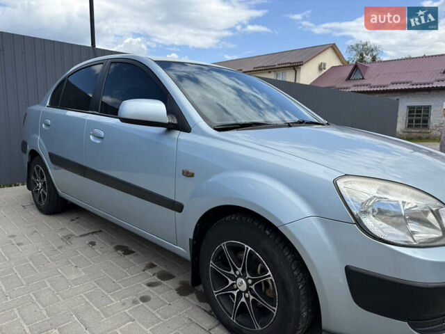 Серый Киа Рио, объемом двигателя 1.4 л и пробегом 237 тыс. км за 4300 $, фото 3 на Automoto.ua