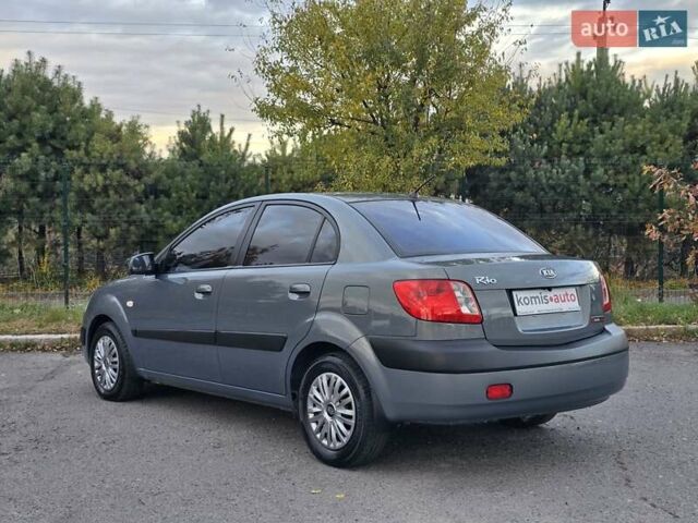 Серый Киа Рио, объемом двигателя 1.4 л и пробегом 153 тыс. км за 5499 $, фото 5 на Automoto.ua
