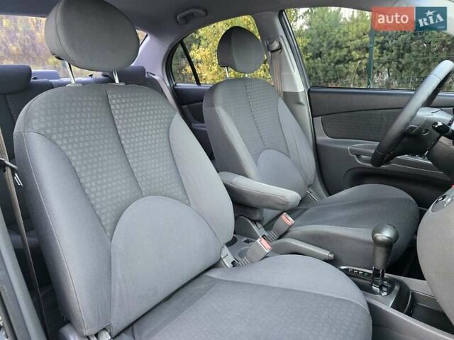 Серый Киа Рио, объемом двигателя 1.4 л и пробегом 153 тыс. км за 5499 $, фото 42 на Automoto.ua