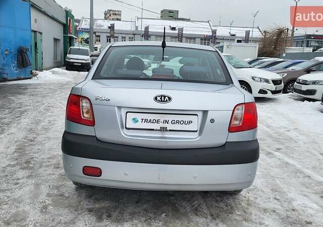 Сірий Кіа Ріо, об'ємом двигуна 1.4 л та пробігом 244 тис. км за 4500 $, фото 9 на Automoto.ua