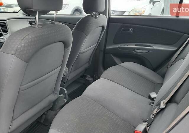 Сірий Кіа Ріо, об'ємом двигуна 1.4 л та пробігом 244 тис. км за 4500 $, фото 14 на Automoto.ua