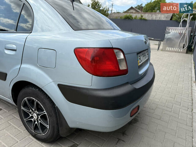 Серый Киа Рио, объемом двигателя 1.4 л и пробегом 237 тыс. км за 4300 $, фото 9 на Automoto.ua