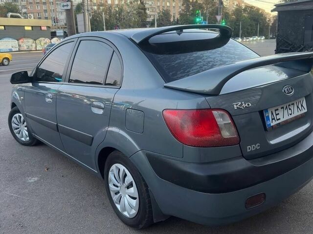 Сірий Кіа Ріо, об'ємом двигуна 1.4 л та пробігом 288 тис. км за 4500 $, фото 2 на Automoto.ua