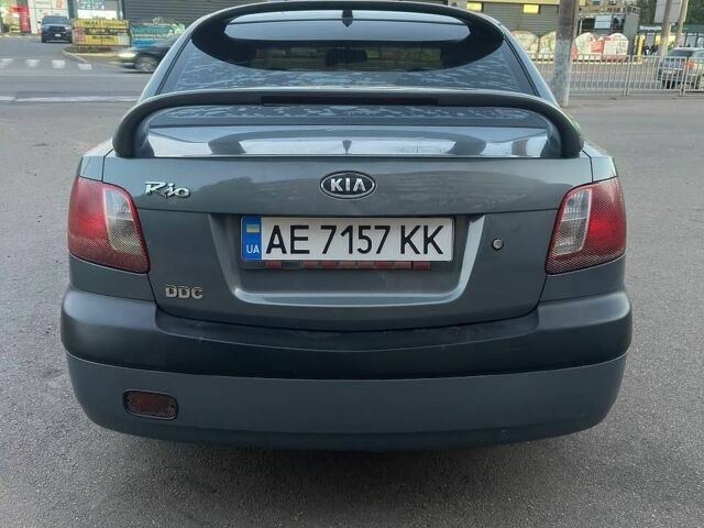 Сірий Кіа Ріо, об'ємом двигуна 1.4 л та пробігом 288 тис. км за 4500 $, фото 4 на Automoto.ua