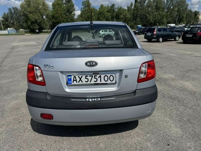 Серый Киа Рио, объемом двигателя 1.4 л и пробегом 197 тыс. км за 3595 $, фото 3 на Automoto.ua