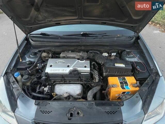 Сірий Кіа Ріо, об'ємом двигуна 1.4 л та пробігом 288 тис. км за 4500 $, фото 5 на Automoto.ua