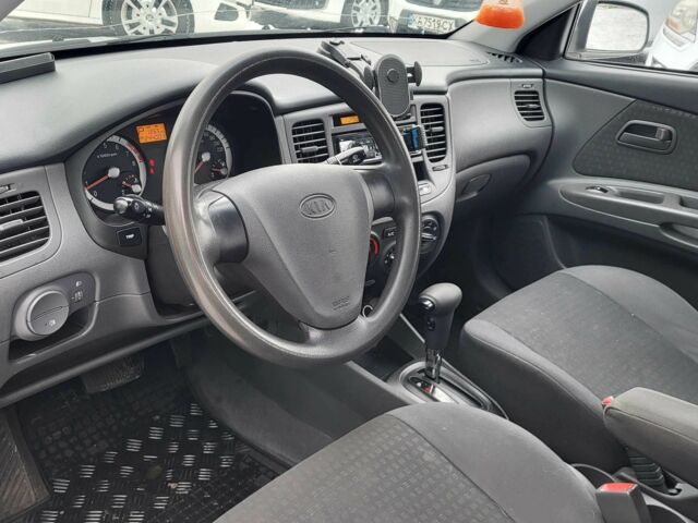 Серый Киа Рио, объемом двигателя 1.4 л и пробегом 244 тыс. км за 4500 $, фото 13 на Automoto.ua