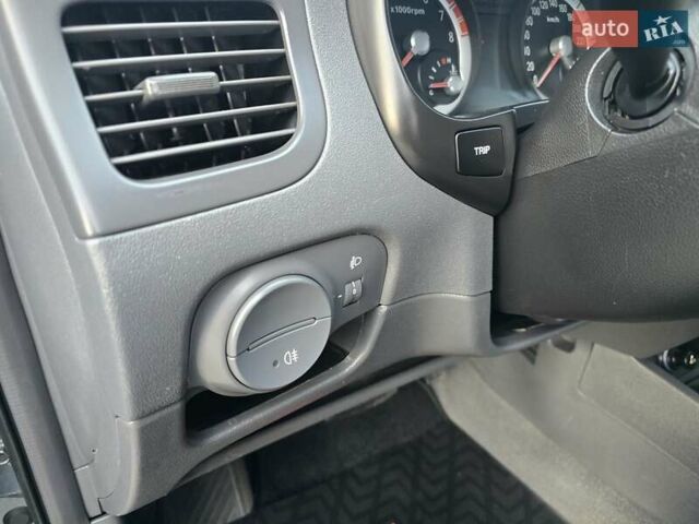 Серый Киа Рио, объемом двигателя 1.4 л и пробегом 153 тыс. км за 5499 $, фото 20 на Automoto.ua