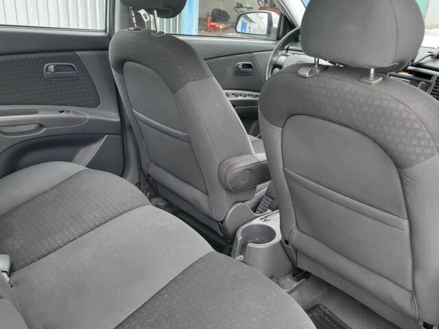 Серый Киа Рио, объемом двигателя 1.4 л и пробегом 244 тыс. км за 4500 $, фото 17 на Automoto.ua