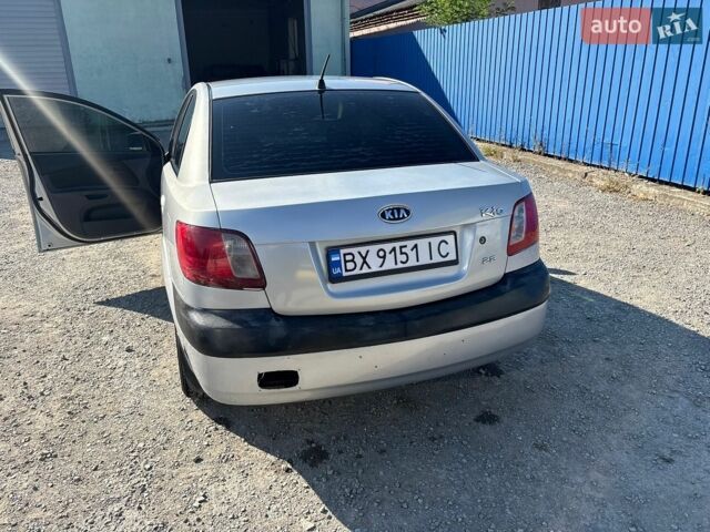 Сірий Кіа Ріо, об'ємом двигуна 1.4 л та пробігом 184 тис. км за 4250 $, фото 5 на Automoto.ua