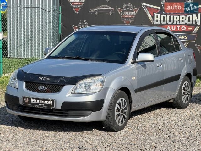 Сірий Кіа Ріо, об'ємом двигуна 1.4 л та пробігом 215 тис. км за 5190 $, фото 8 на Automoto.ua