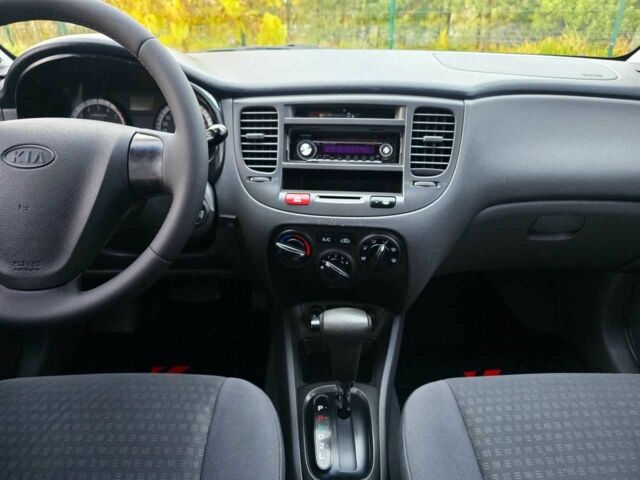 Кіа Ріо 2006 у Хмельницькому на Automoto.ua Сірий Кіа Ріо, об'ємом двигуна 1.4 л та пробігом 153 тис. км за 5499 $, фото 18 на Automoto.ua