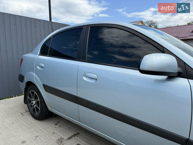 Серый Киа Рио, объемом двигателя 1.4 л и пробегом 237 тыс. км за 4300 $, фото 4 на Automoto.ua