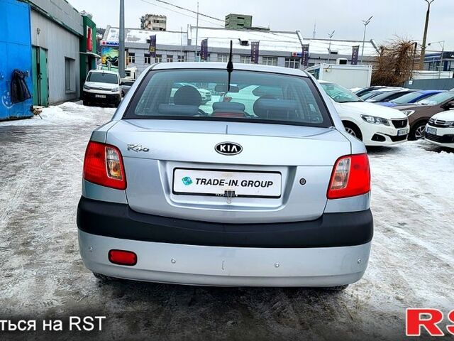 Серый Киа Рио, объемом двигателя 1.4 л и пробегом 24400 тыс. км за 4500 $, фото 5 на Automoto.ua