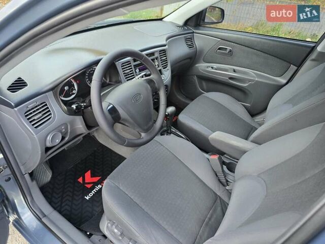 Серый Киа Рио, объемом двигателя 1.4 л и пробегом 153 тыс. км за 5499 $, фото 17 на Automoto.ua
