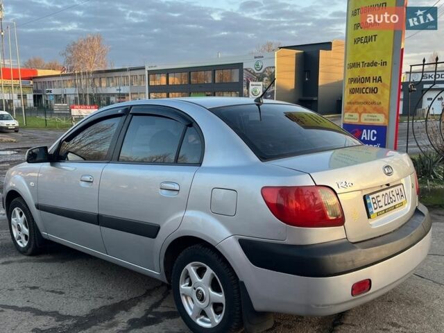 Серый Киа Рио, объемом двигателя 1.4 л и пробегом 238 тыс. км за 5500 $, фото 6 на Automoto.ua
