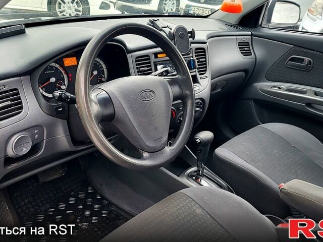 Серый Киа Рио, объемом двигателя 1.4 л и пробегом 24400 тыс. км за 4500 $, фото 7 на Automoto.ua