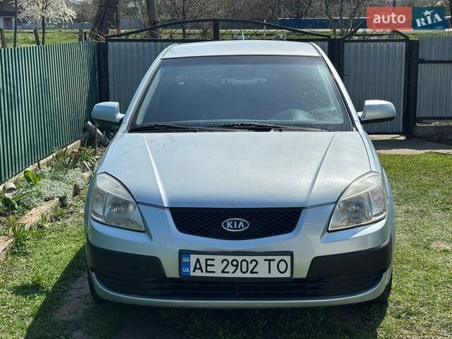 Серый Киа Рио, объемом двигателя 1.4 л и пробегом 256 тыс. км за 4100 $, фото 1 на Automoto.ua