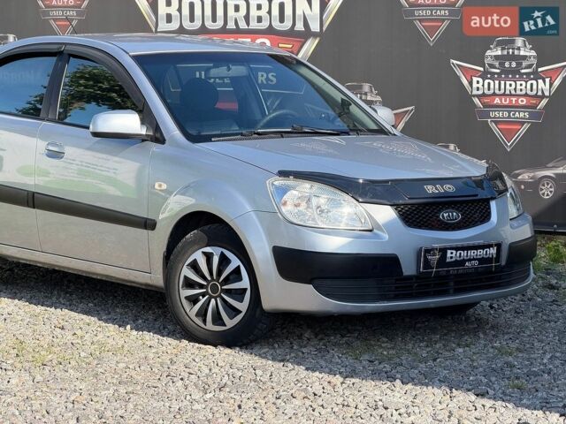 Серый Киа Рио, объемом двигателя 1.4 л и пробегом 215 тыс. км за 5190 $, фото 1 на Automoto.ua