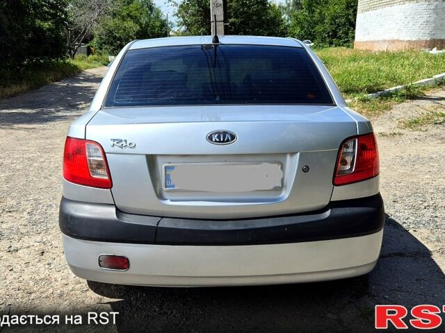 Серый Киа Рио, объемом двигателя 1.4 л и пробегом 180 тыс. км за 4500 $, фото 1 на Automoto.ua