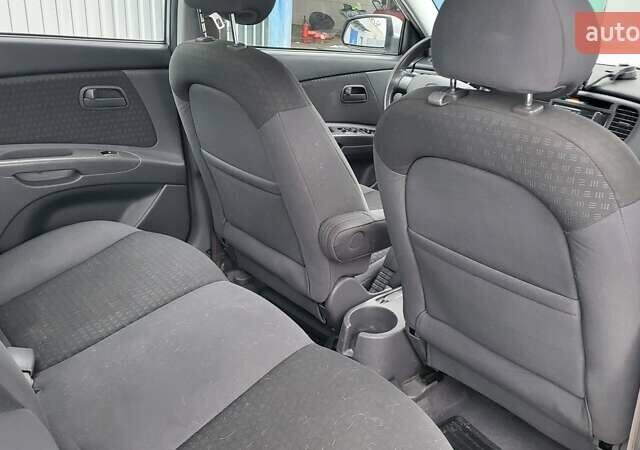 Сірий Кіа Ріо, об'ємом двигуна 1.4 л та пробігом 244 тис. км за 4500 $, фото 17 на Automoto.ua