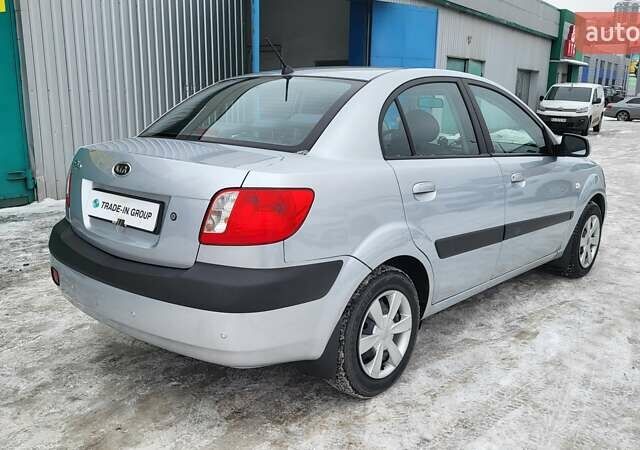 Сірий Кіа Ріо, об'ємом двигуна 1.4 л та пробігом 244 тис. км за 4500 $, фото 7 на Automoto.ua