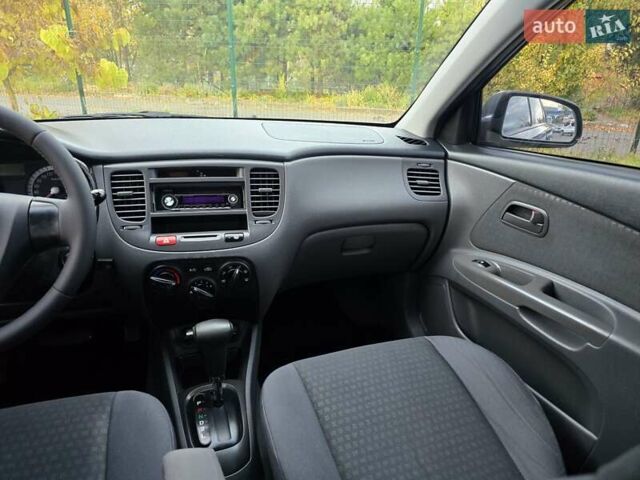 Серый Киа Рио, объемом двигателя 1.4 л и пробегом 153 тыс. км за 5499 $, фото 31 на Automoto.ua
